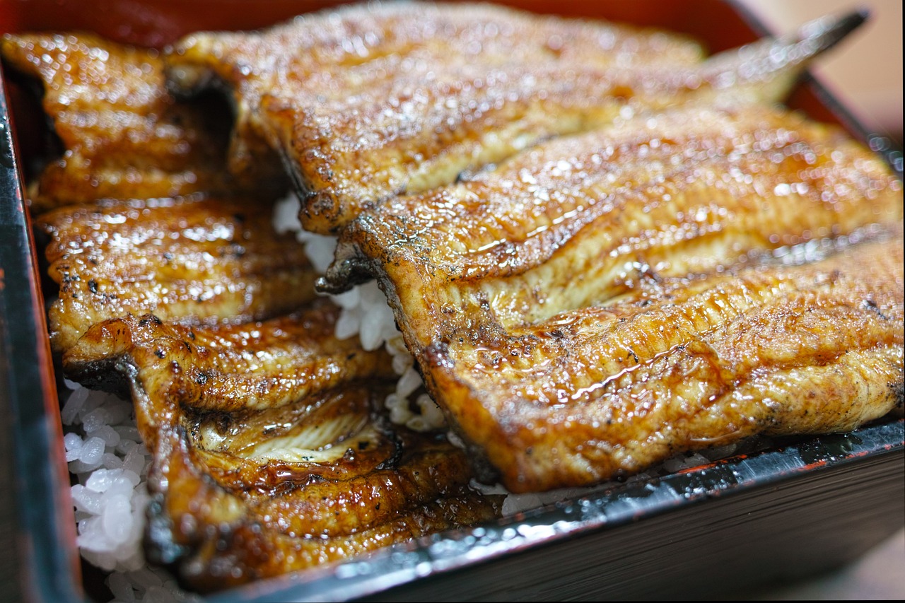 饭店里的鸡皮排骨，一道美味的饕餮盛宴